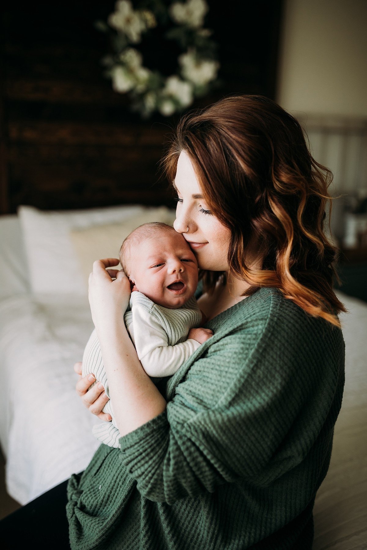 neutral-lifestyle-newborn-session-dover-delaware-rebecca-renner-photography_0018