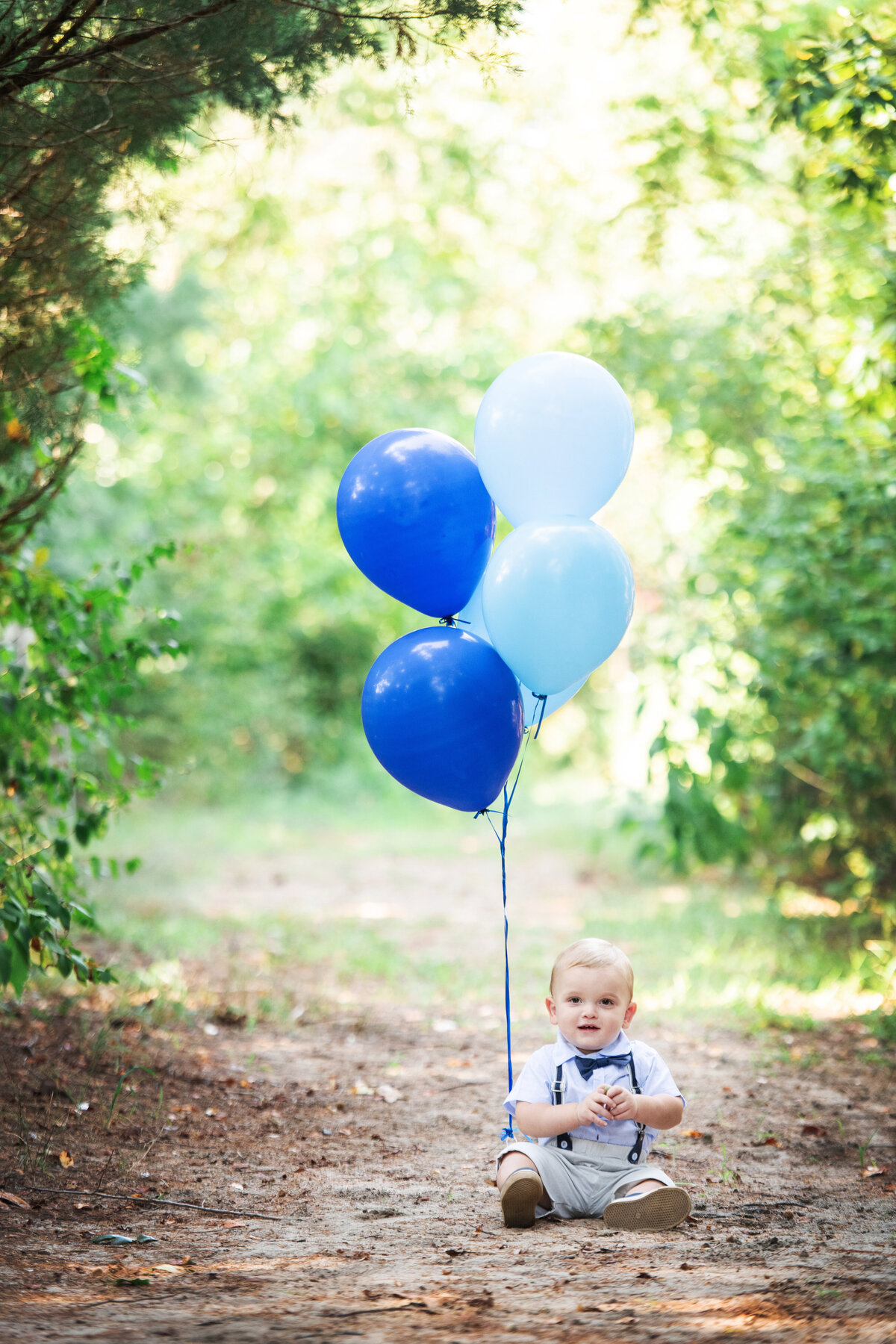 baby_boy_portrait_balloons