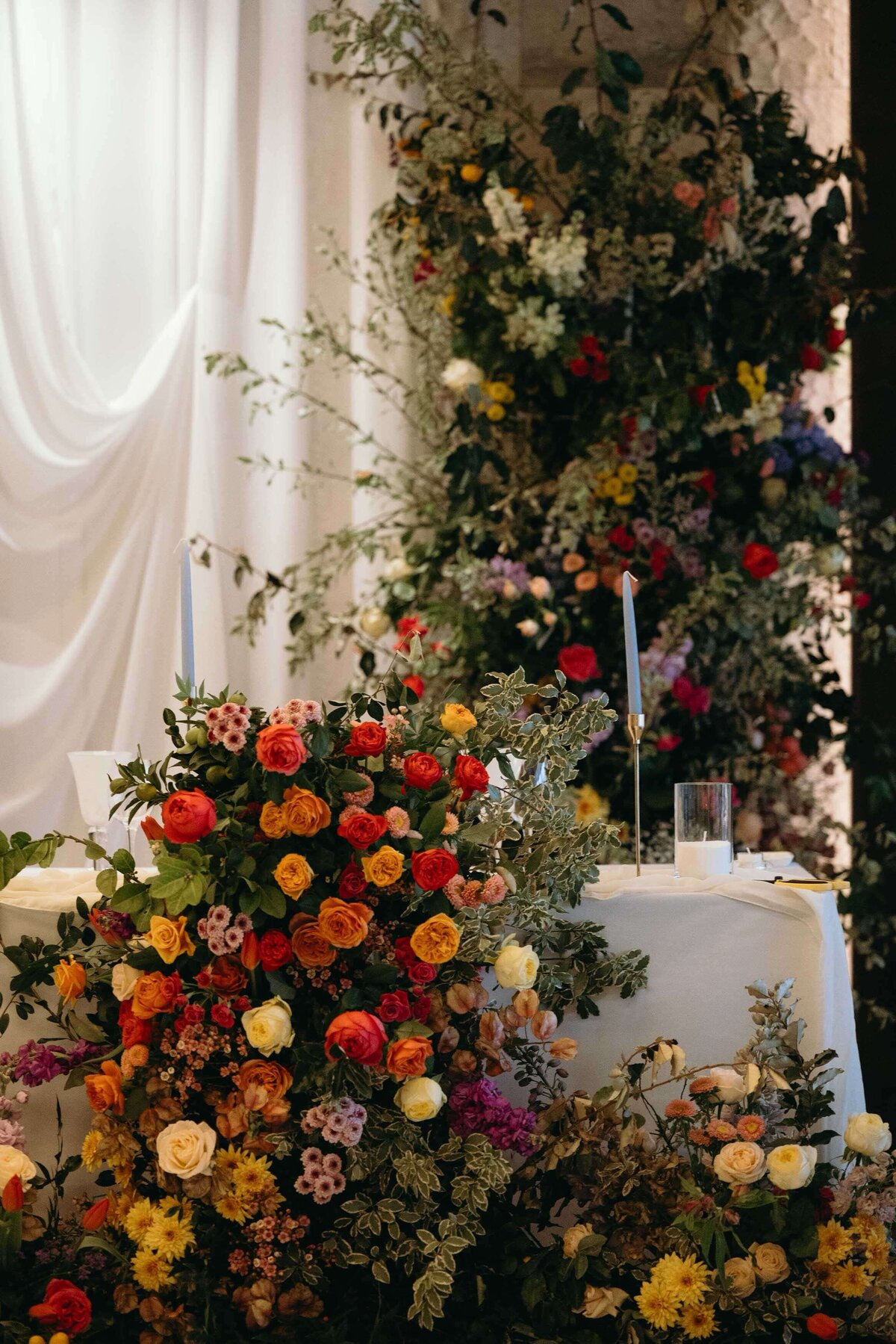 bright-flowers-top-table