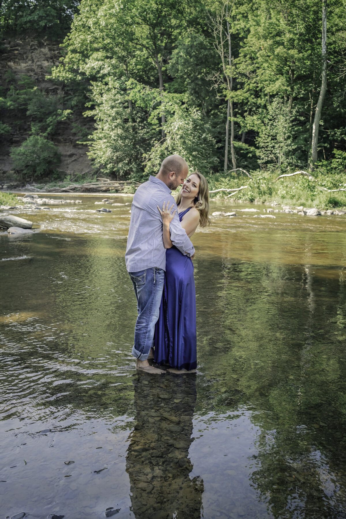 ockport, NY Maternity, Newborn, Senior,  Family and wedding photographer. Offering outdoor, lifestyle and in studio portraits. Serving the Lockport NY, Buffalo NY and WNY area