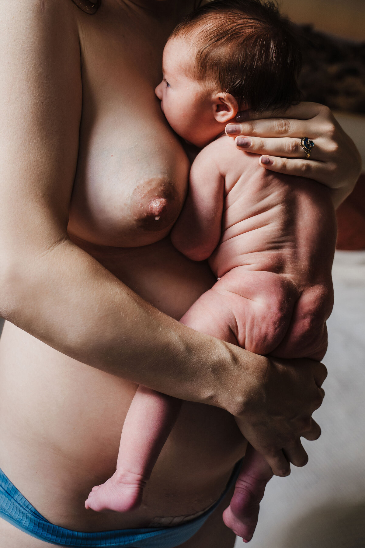 intimate-postpartum-photography-11
