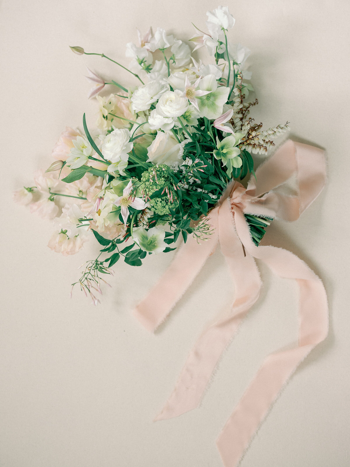 4-Wedding-Flowers-Michigan-Midwest-Venue3Two-b