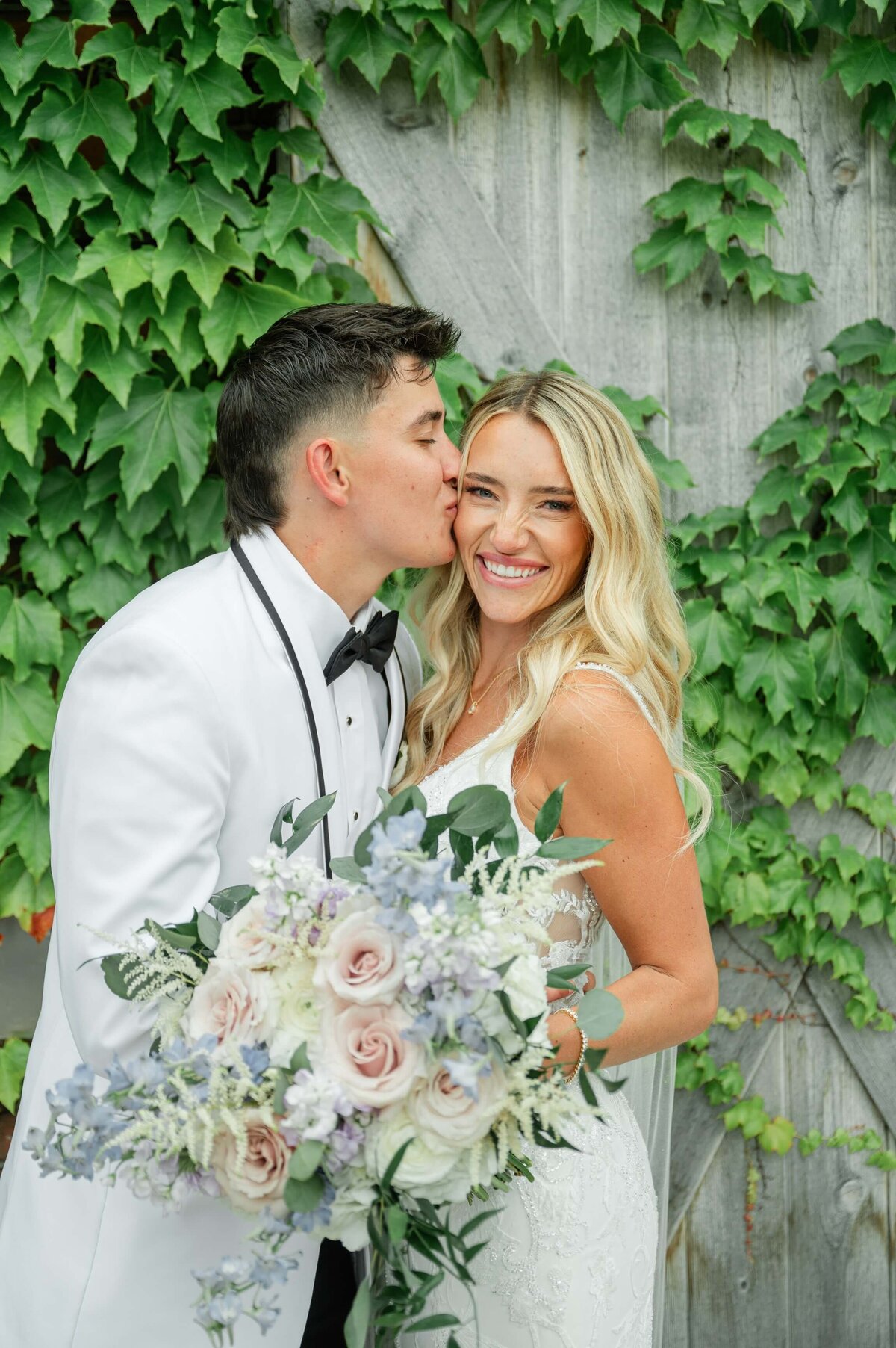 Milwaukee-Wedding-Photographers-480