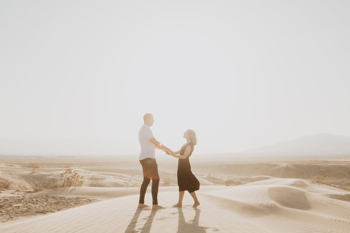 las-vegas-dunes-engagement-session-alexiconroyphotography-97