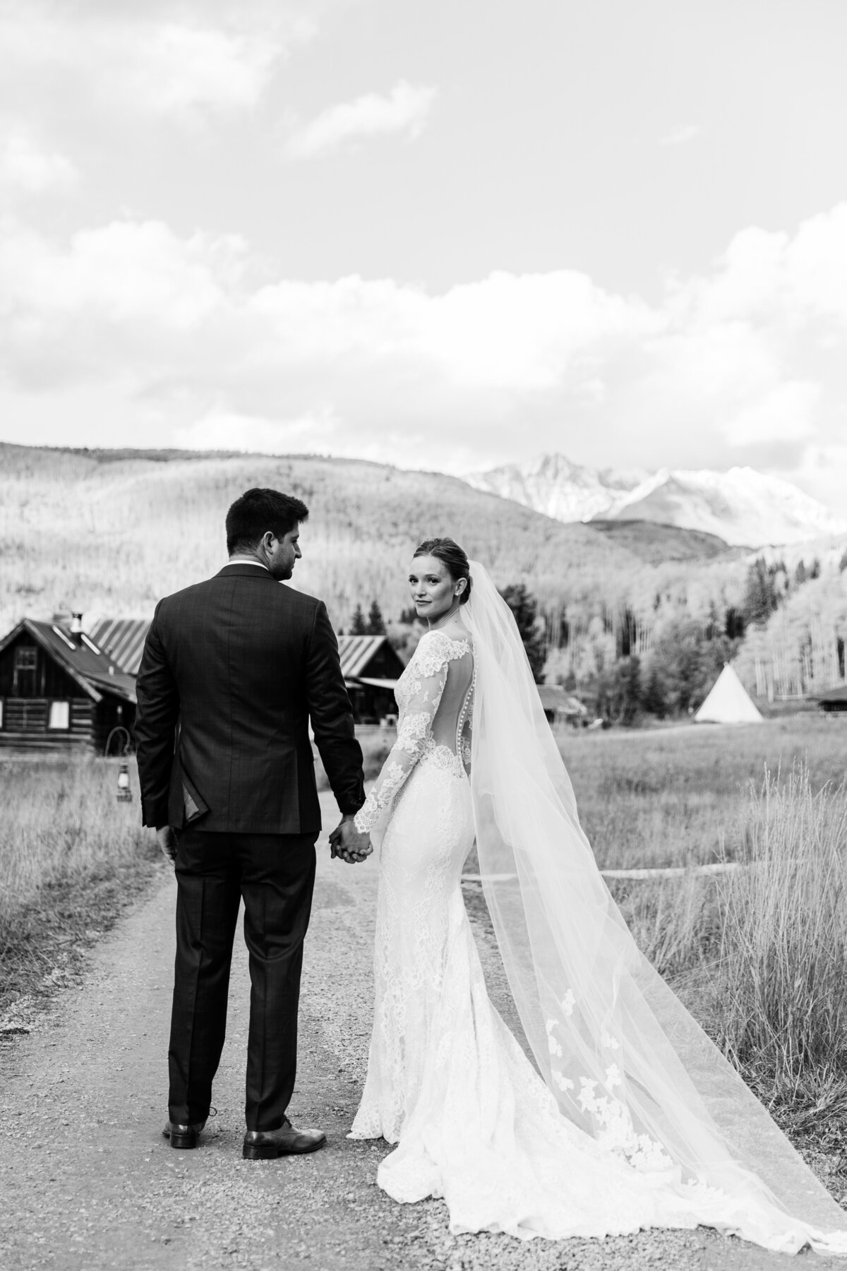 AbieLivesayPhotography-DuntonHotSpringsPhotographer-ElizabethCHristopher-Preview-74-2