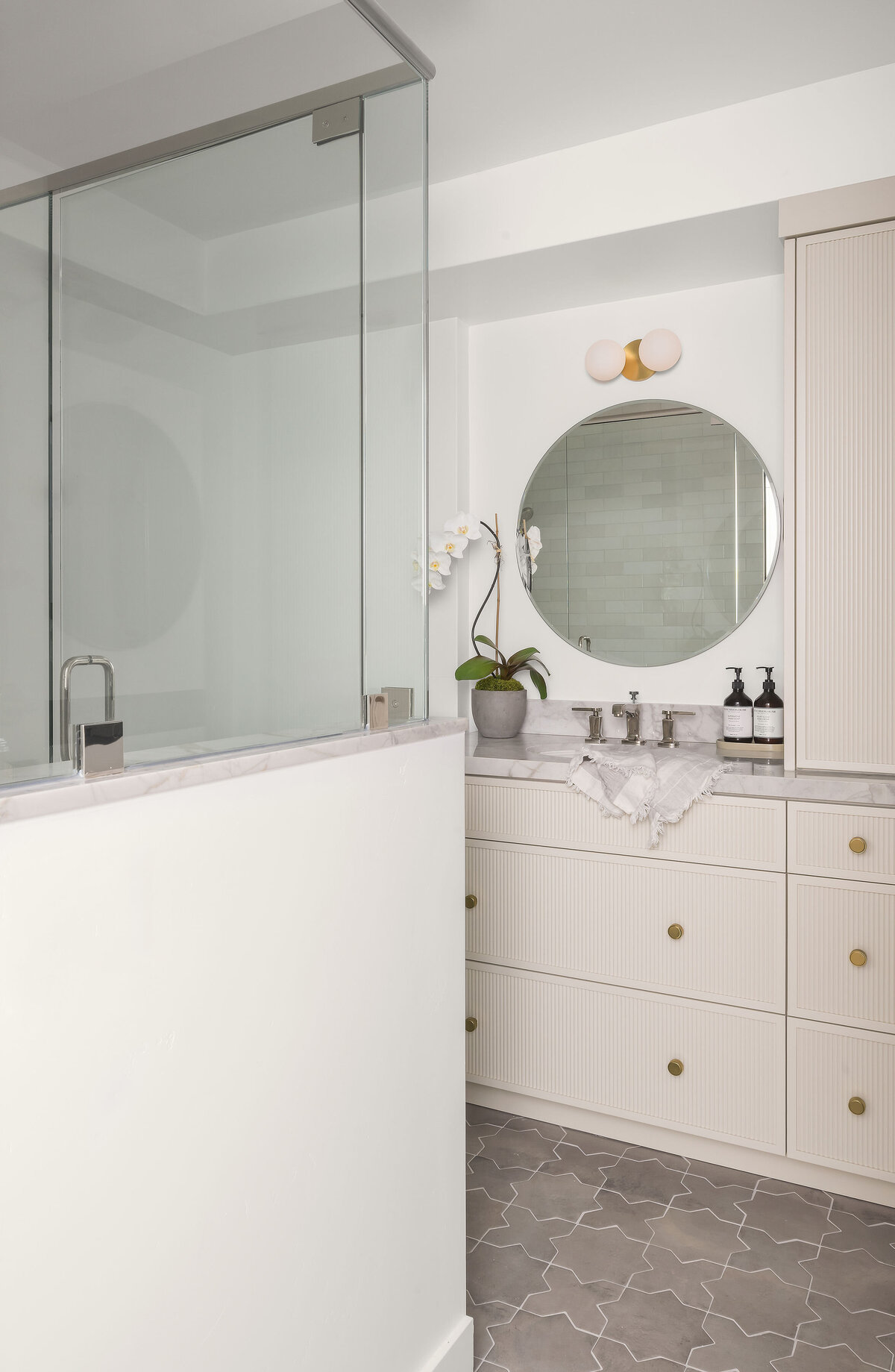 09-22-25_B56_1710AvenidaDelMundo8323