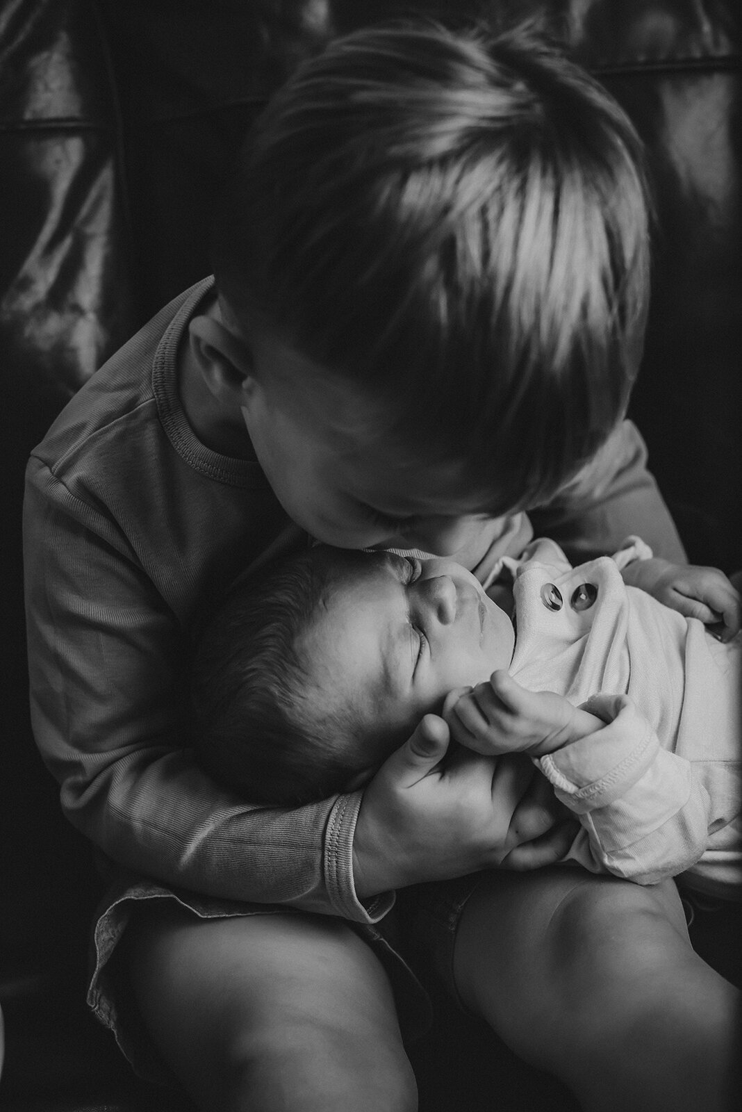 st-louis-newborn-photographer-6044-bw
