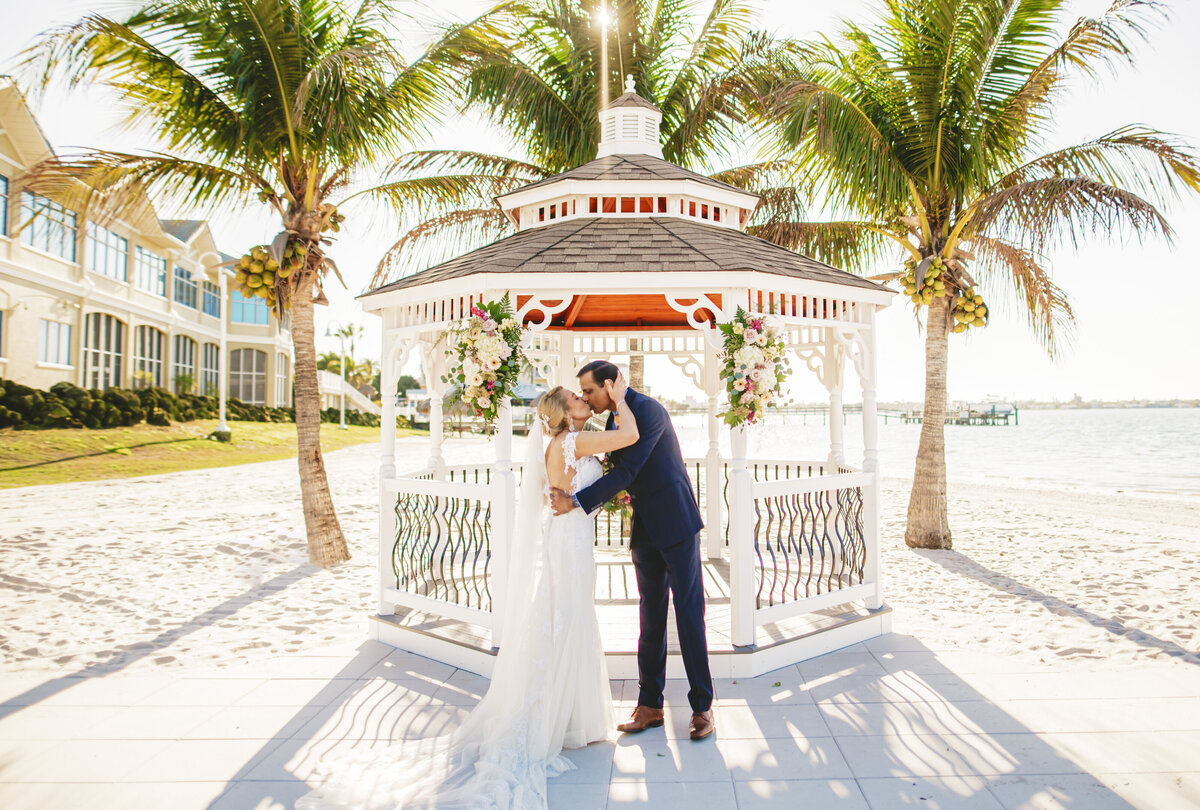 jonathan-hare-photo-isla-del-sol-elope-tampa-chantilly-chic-celebrations-6