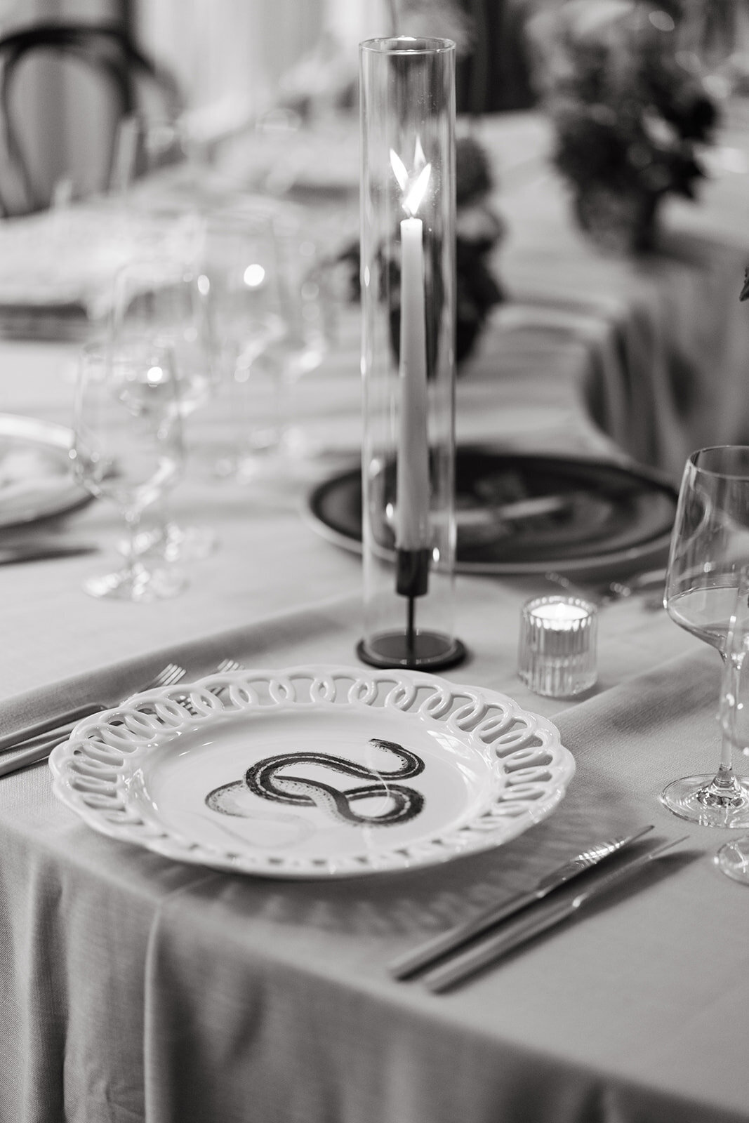 Danielle-Aisling_New_York_City_Central_Park_Boathouse_Wedding-159