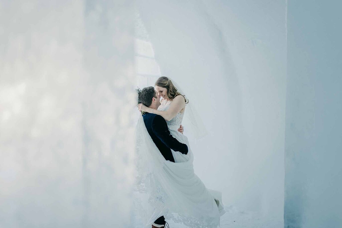 icehotel-weddings-winter-weddings-vinterbröllop-fotograf-kiruna-photographer-wedding-photographer006005