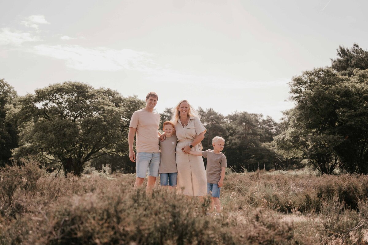 liefdevolle-gezinsfotografie-laren-duinen-leukfotografie (1 van 114)