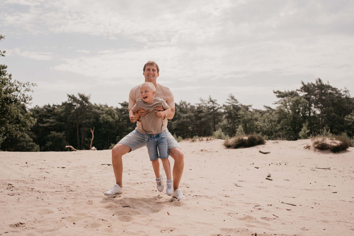 liefdevolle-gezinsfotografie-laren-duinen-leukfotografie (41 van 114)
