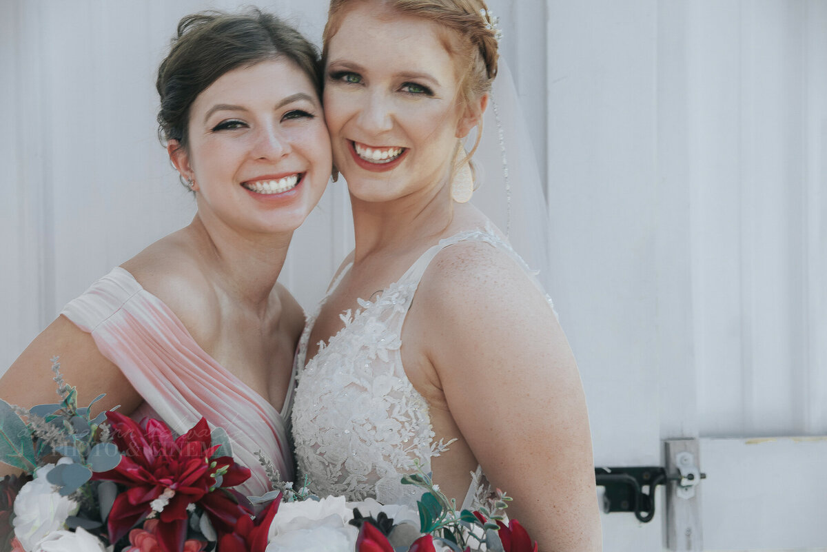 bridal party _ alaynna ann schwartz _ harpors vinyard _ iowa photographer _ playlife photography_0029
