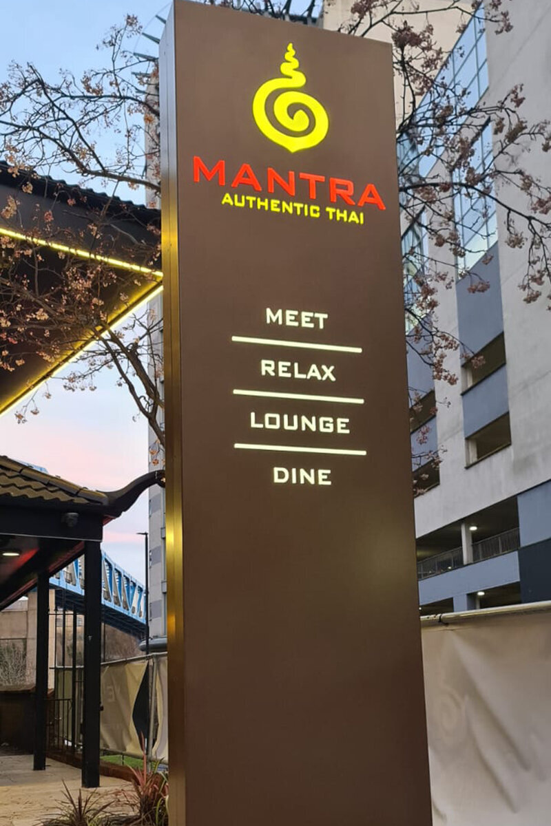 ellis-signs-restaurant-totem-sign-newcastle-gateshead-north-east