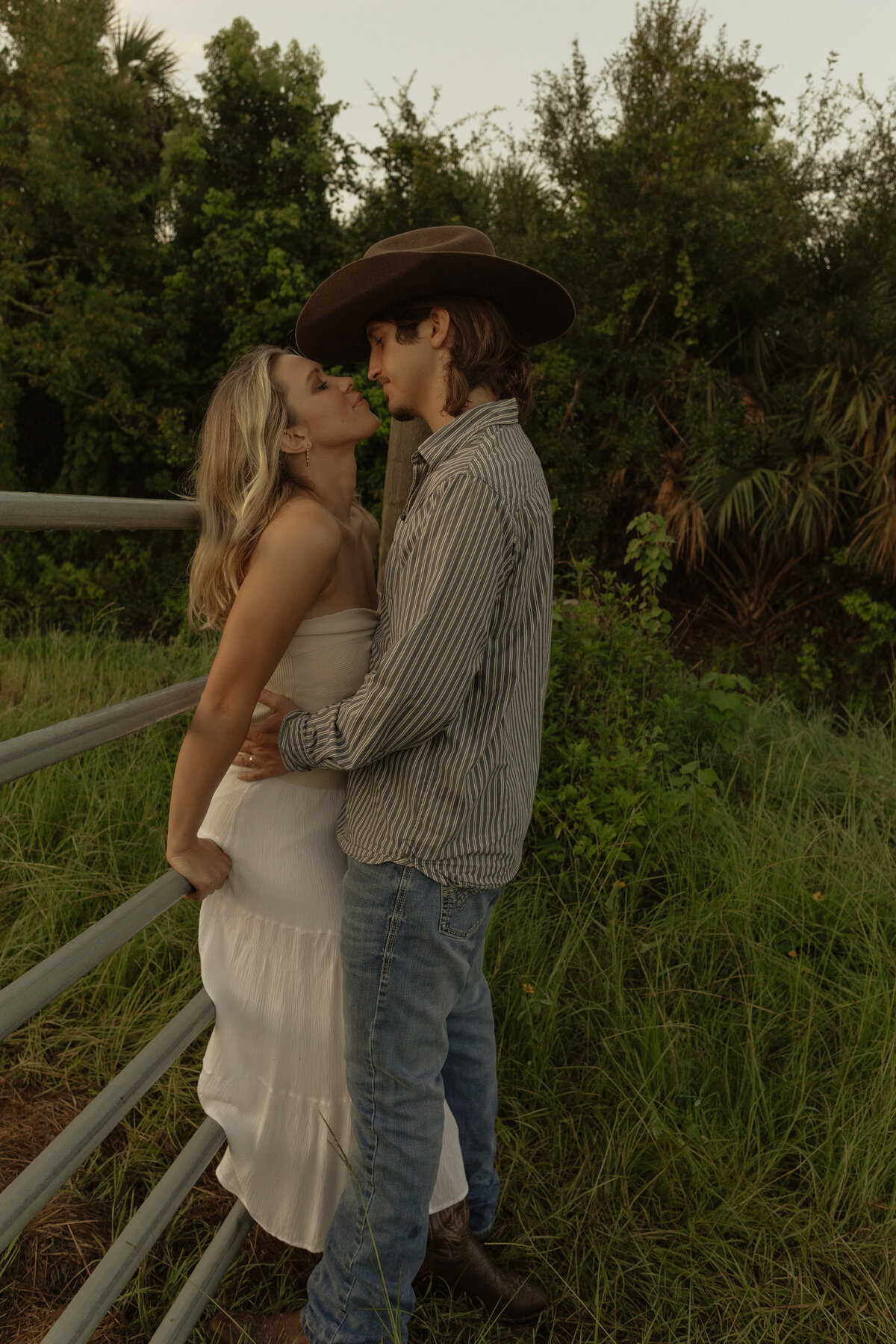 florida countryside couple