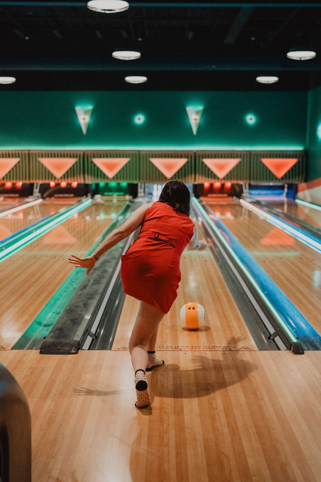 36.eastside-bowl-bowling-alley-prom-inspired-wedding-modern-vintage-events