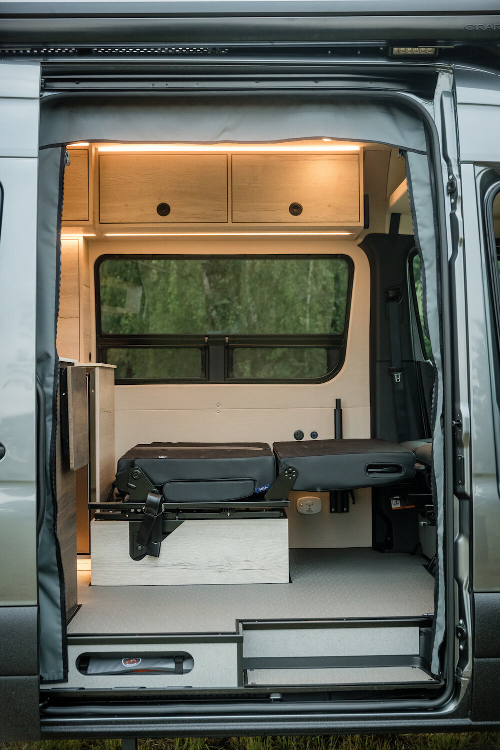 2_Paradise119_BenchmarkVehicles76
