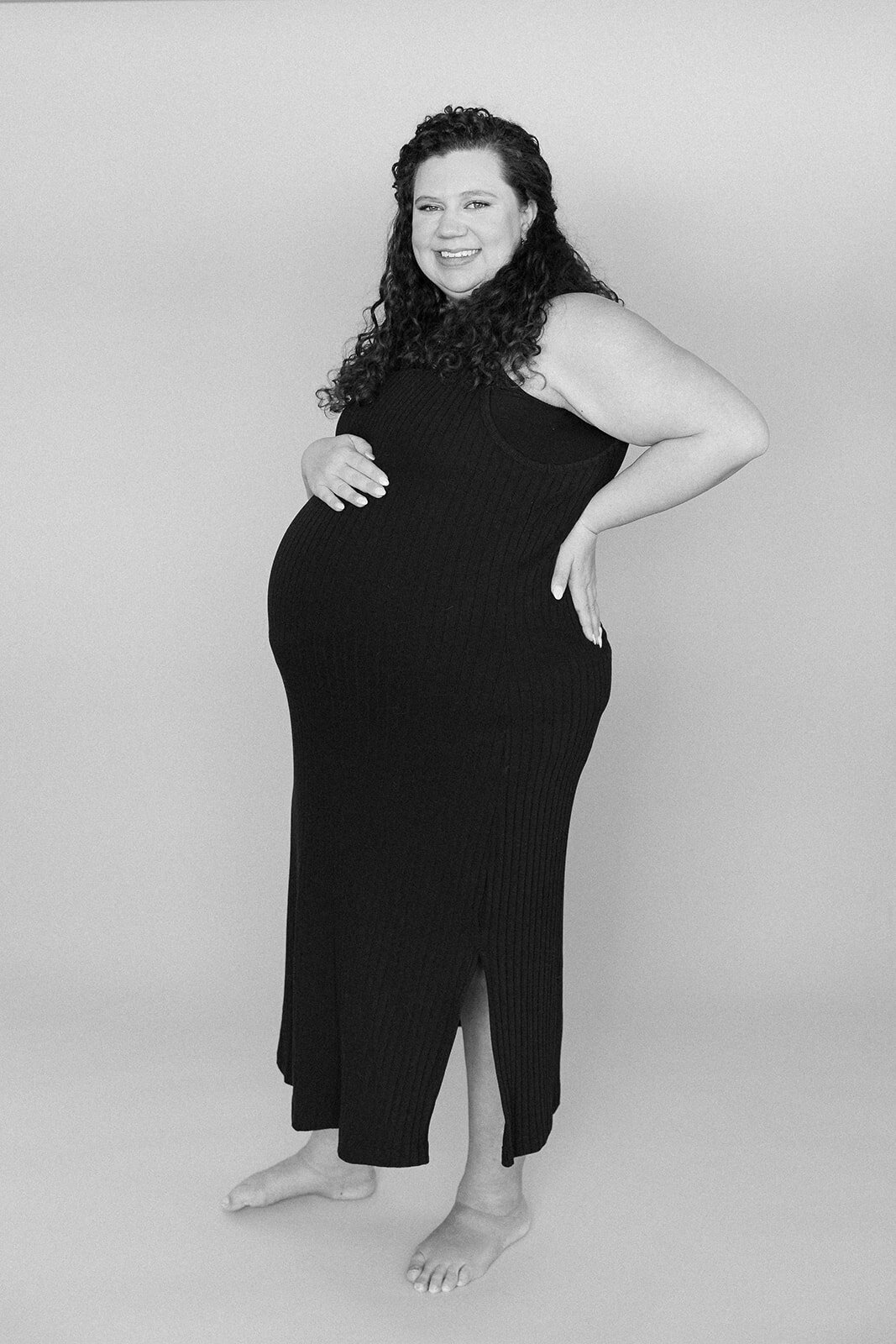 2024 Maternity - Sadie_Alexis Fox Photography +  Winter + Maternity + Studio Session + Muncie + Indiana  (6 of 19)