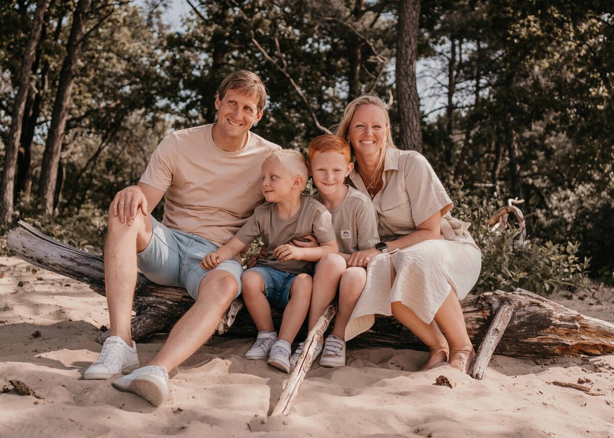 liefdevolle-gezinsfotografie-laren-duinen-leukfotografie (96 van 114)