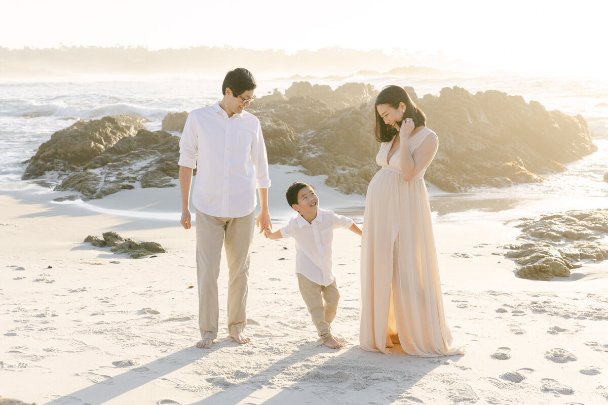 PERRUCCIPHOTO_PEBBLE_BEACH_FAMILY_MATERNITY_SESSION_2