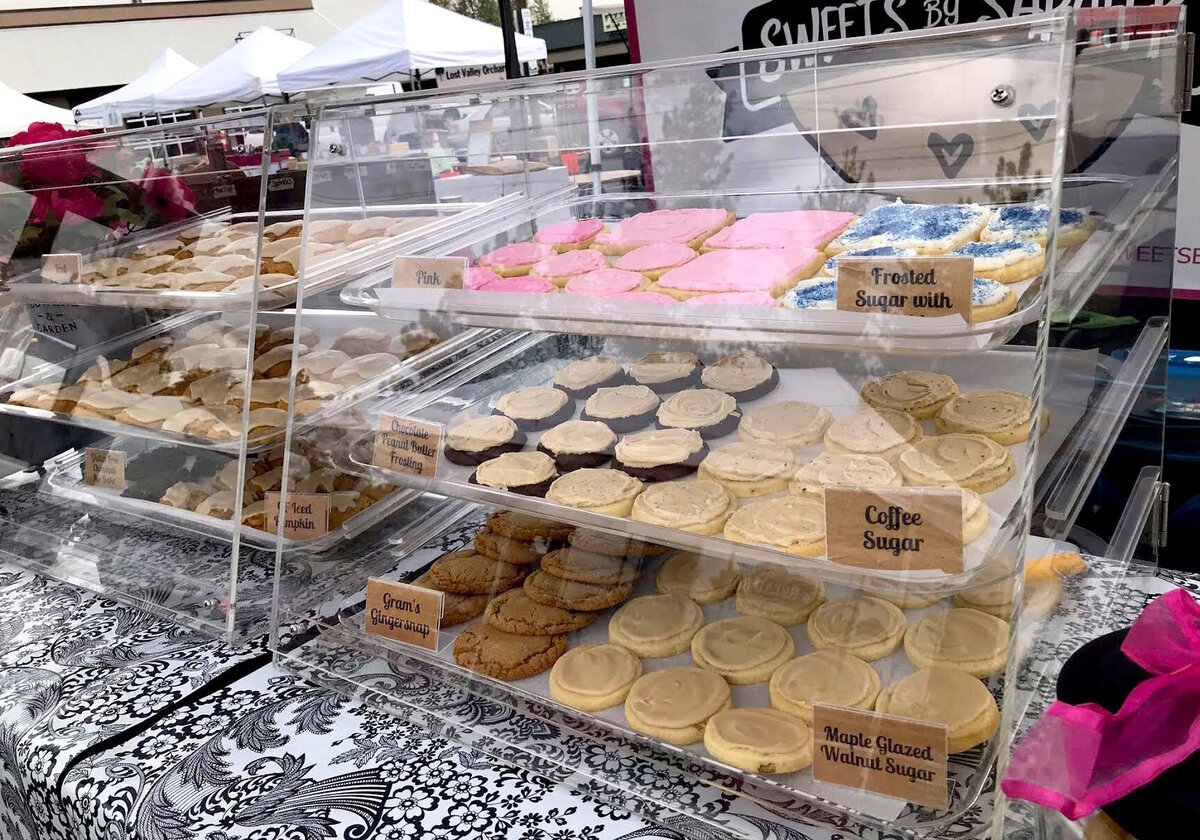 Sweets-By-SarahK-Market-Booth-Cookie-Case
