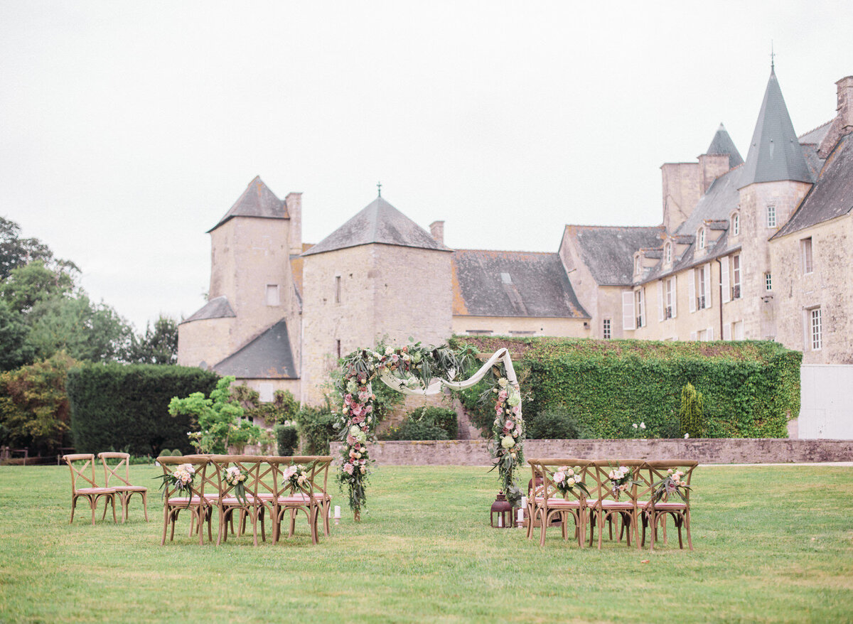Normandy chateau destination wedding - Harriette Earnshaw Photography-025