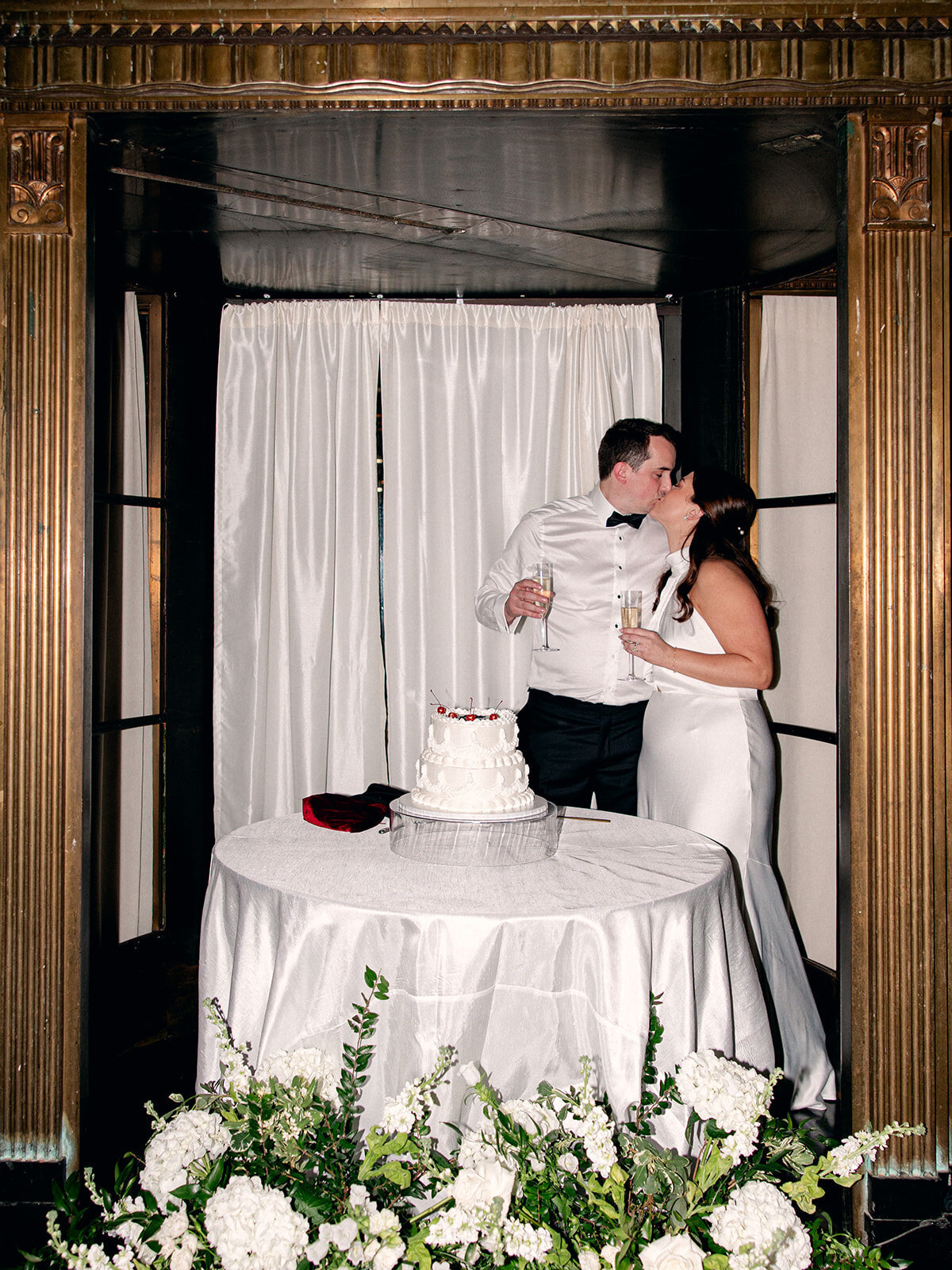 2024-04-20_Vittoria+NicholasBertlingWedding_MollyMurphyPhotography-71