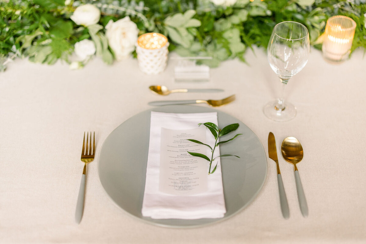 Banff-Fairmont-Wedding-Table-Settings