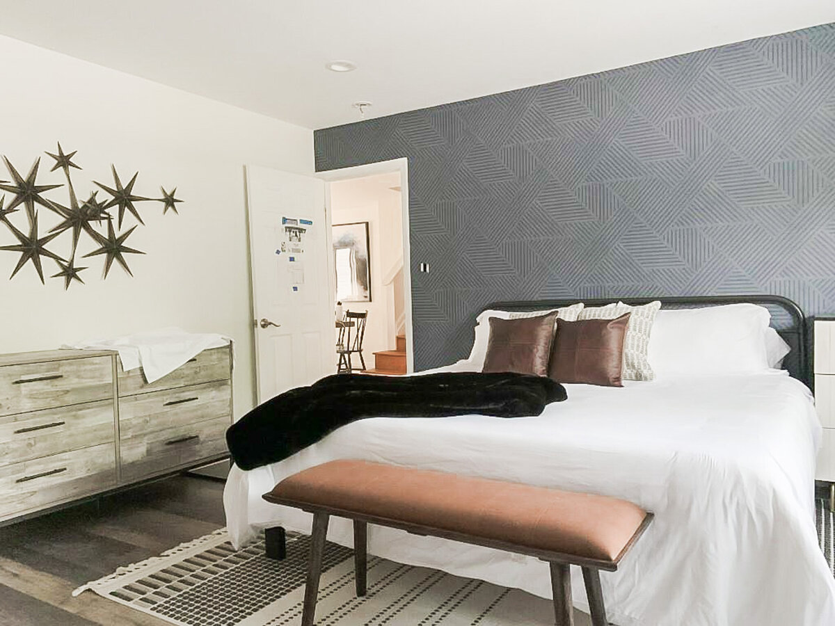 Kelly DeTommaso Elegant Transitions Model 55 Pocono Mountains AirBnB Home Staging (8)