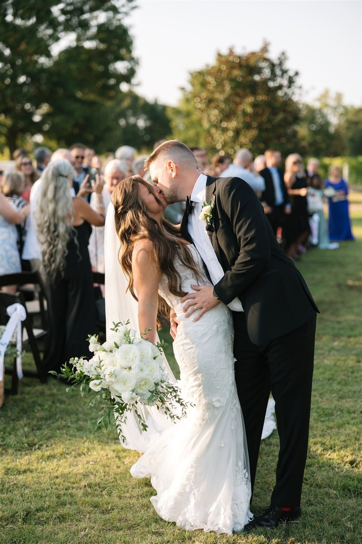 hanna-conner-long-hollow-gardens-wedding-photos-previews-nicole-lenia-kiser-imagery-88_websize