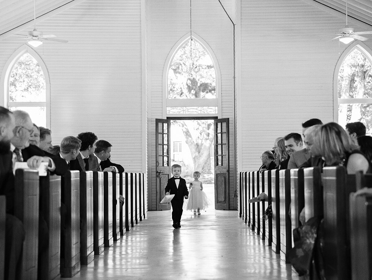 Chandelier- of-Gruene-San-Antonio-wedding_0013