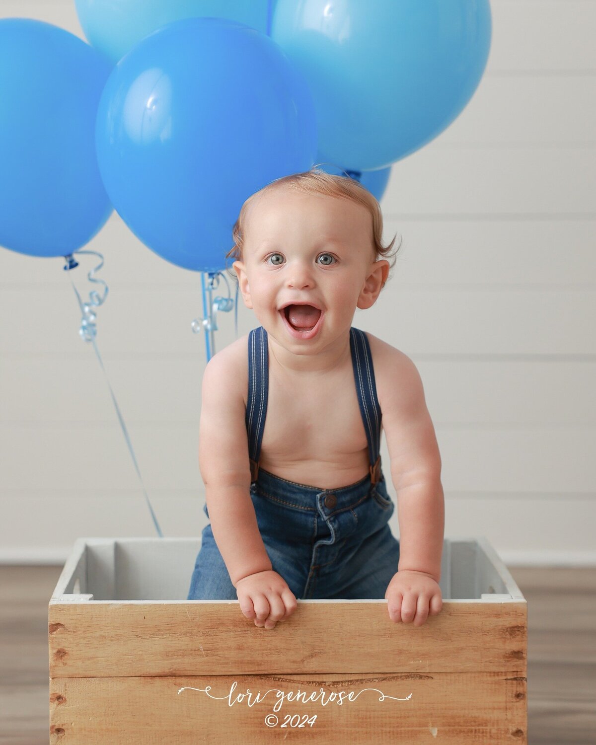 lehigh-valley-photographer-lori-generose-lg-photography-first-birthday-cake-smash-boy-harrisburg-pa