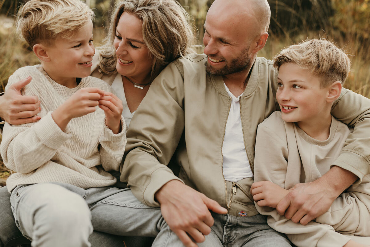 Van-den-Berg-BlinkendBeeld-gezinsshoot-fotograaf-nijmegen-omgeving-gelderland