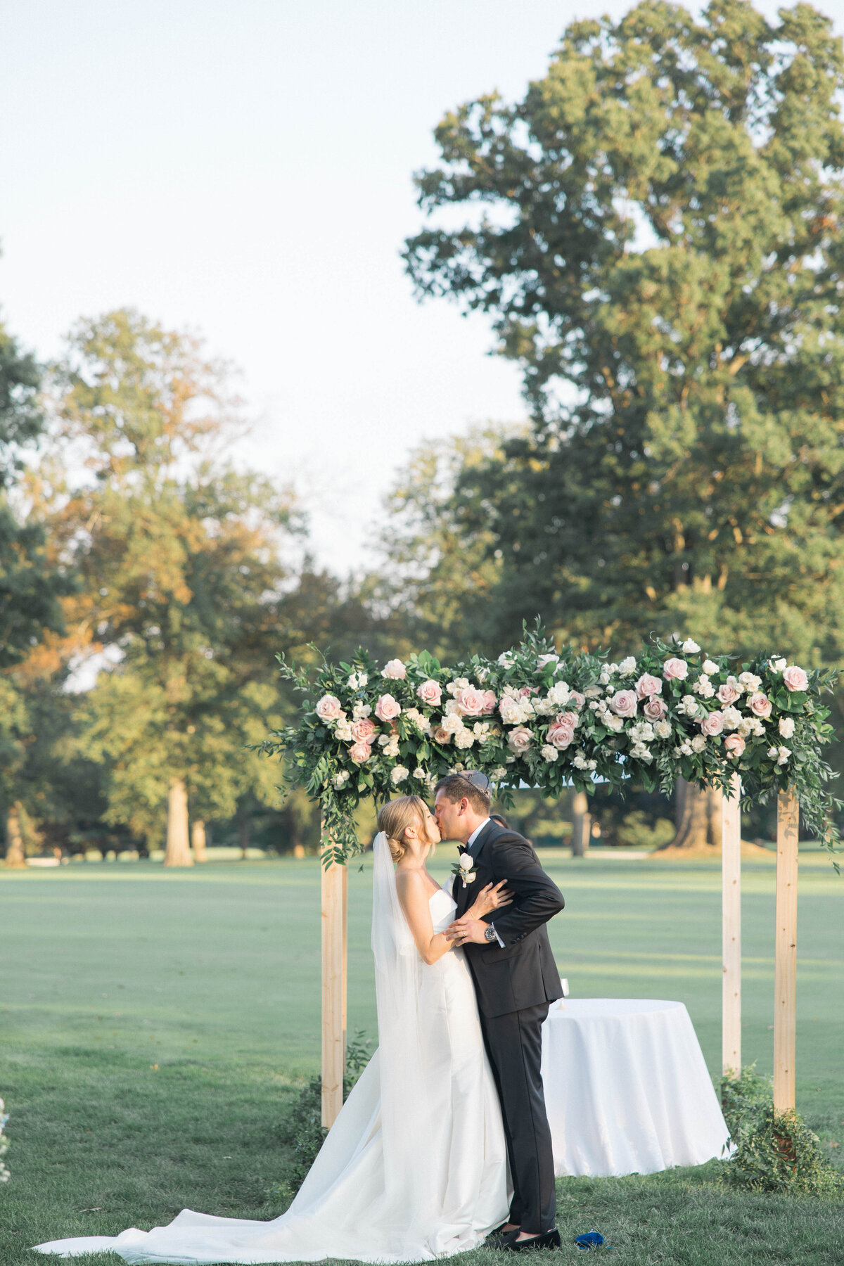 Molly Sue Photography New Jersey + East Coast Wedding Photographer Romantic Imagery Engagement Lifestyle Heirloom Wedding Albums49659