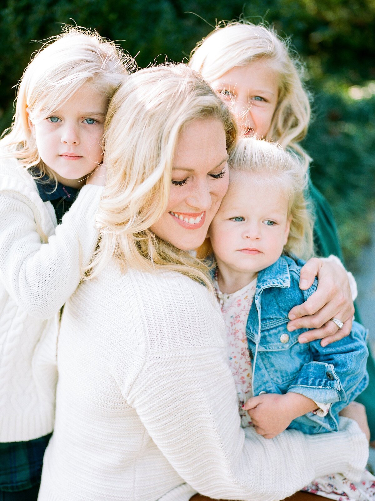 fall-family-photos-at-home-crozet-virginia-amy-nicole-photography-0090