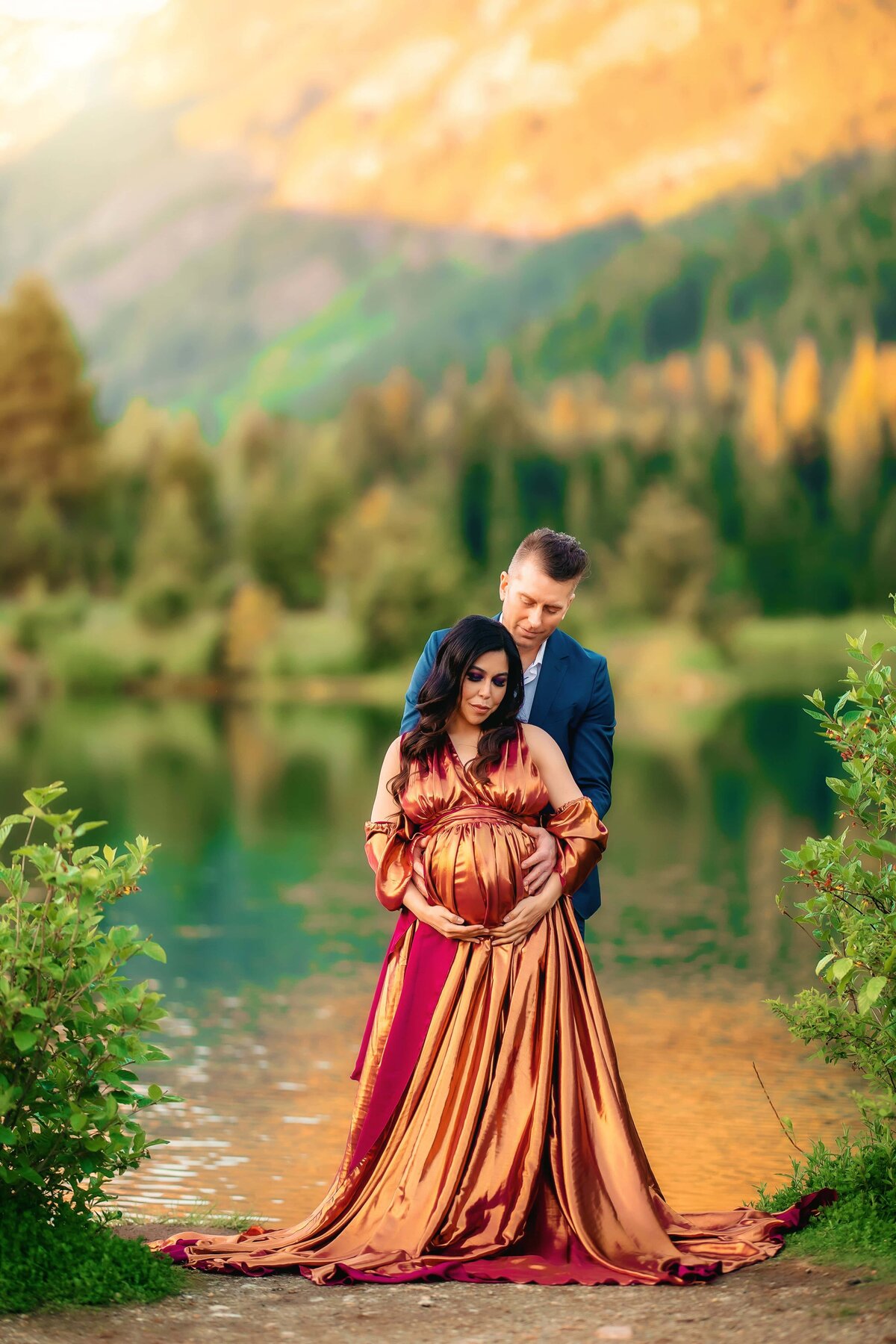 Gold Creek Snoqualmie Pregnancy Photoshoot Couple