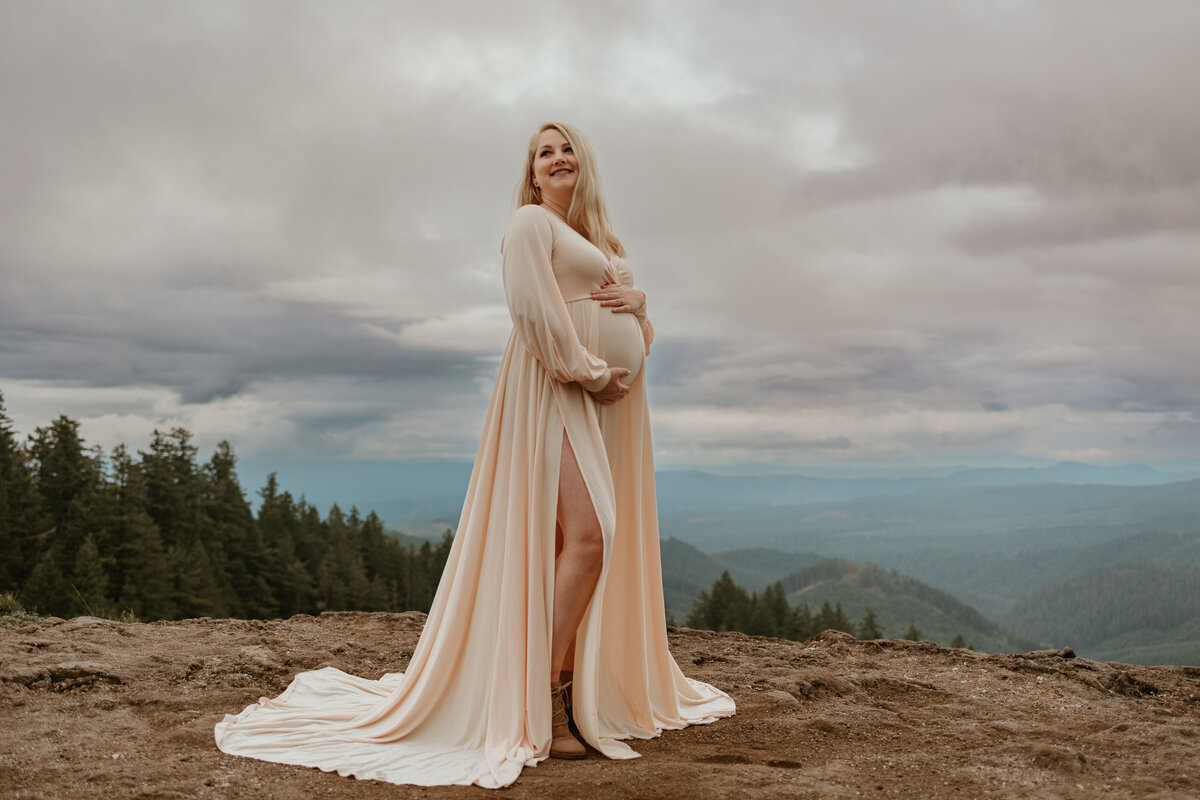 Horse Rock Ridge maternity photoshoot with Lux Marina Photography