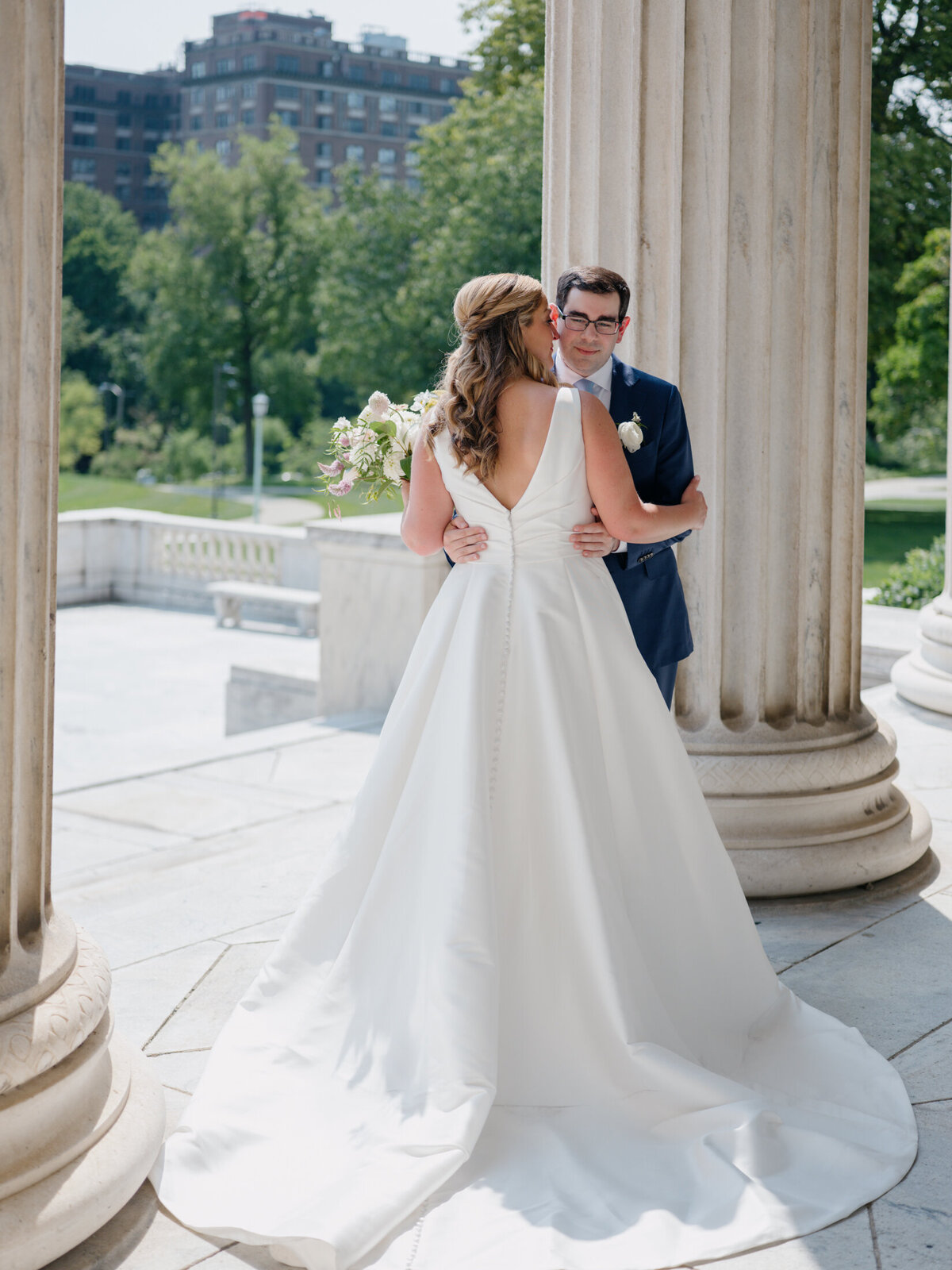 bride-groom-wedding-portrait-cleveland-art-muesum-6