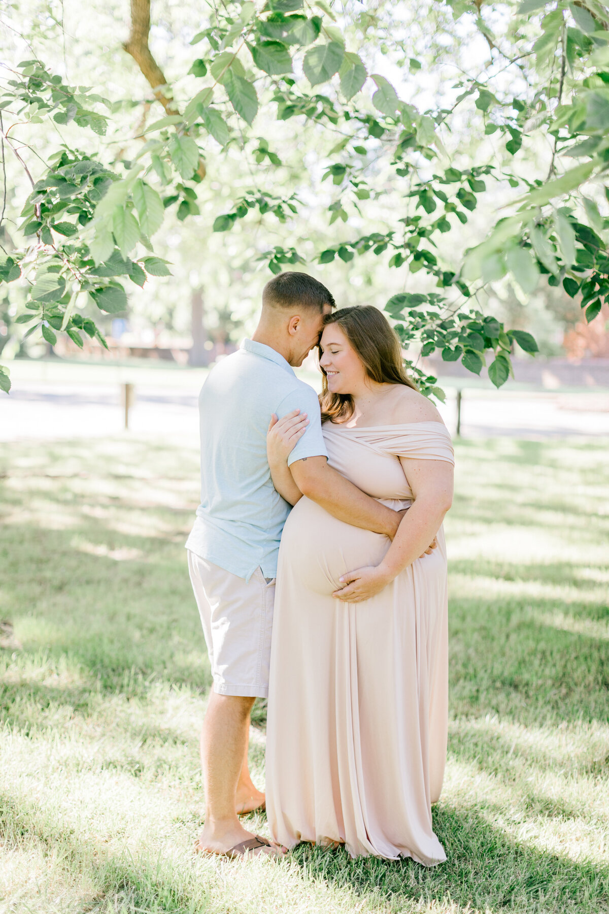 expecting-couple-holding-hands-richmond-maternity-photo.jpg​