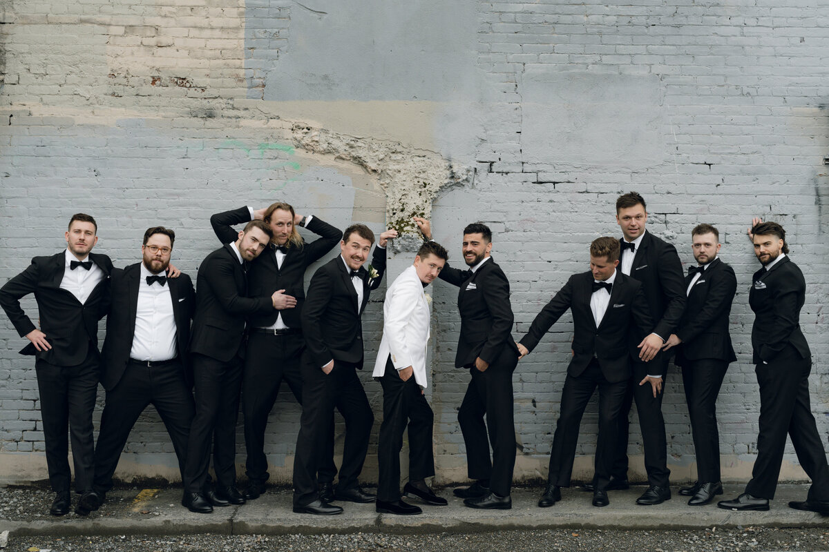 the-evergreen-portland-oregon-wedding-bridal-party-photos-21