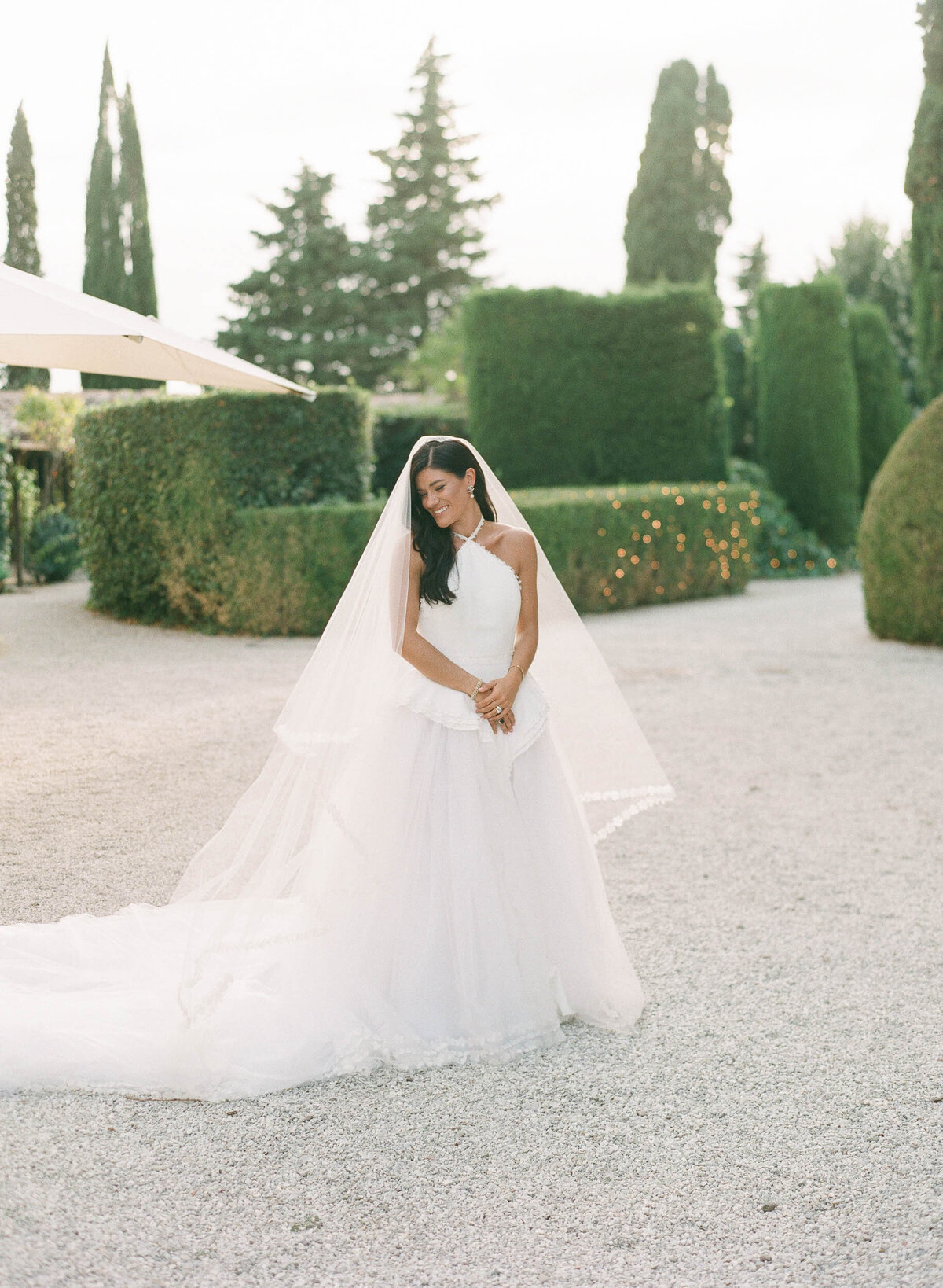 40-Tuscany-wedding-Villa-di-Ulignano-Vera-Wang-Bride-Alexandra-Vonk-photography