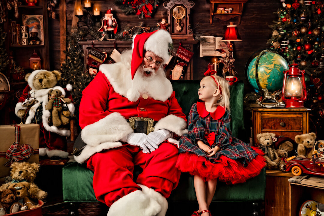 The Santa Experience talking to santa 2 by For The Love Of Photography.jpg