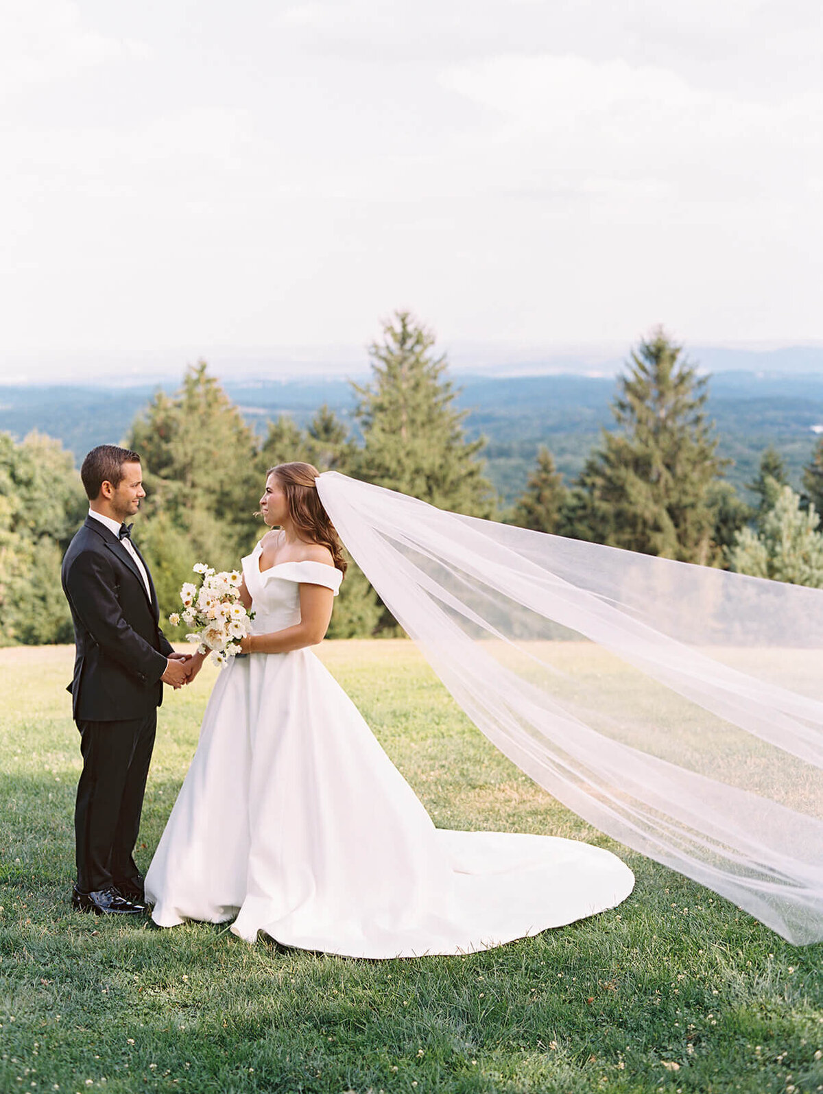 Cedar-Lakes-Estate-New-York-Wedding-Chelsea-Brooke-Events38