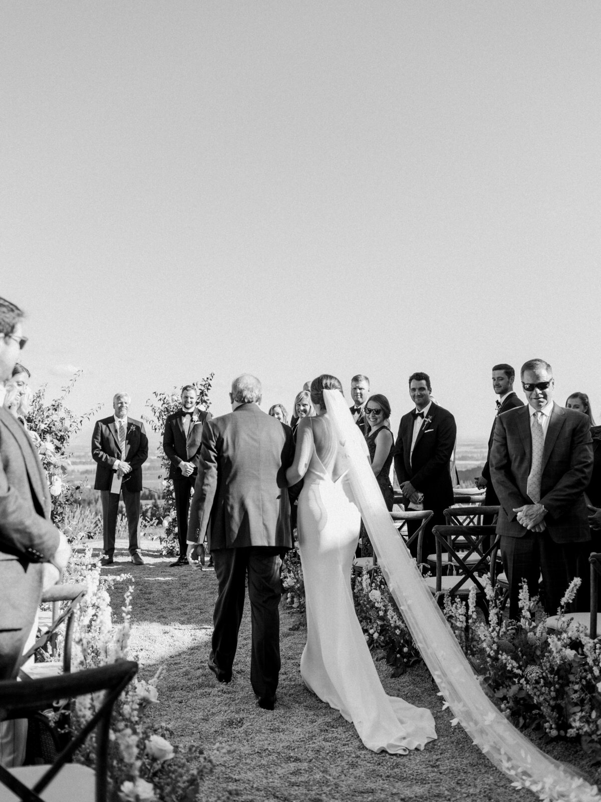 wedding-at-black-walnut-inn-and-vineyard-photography-by-the-tenneys-27