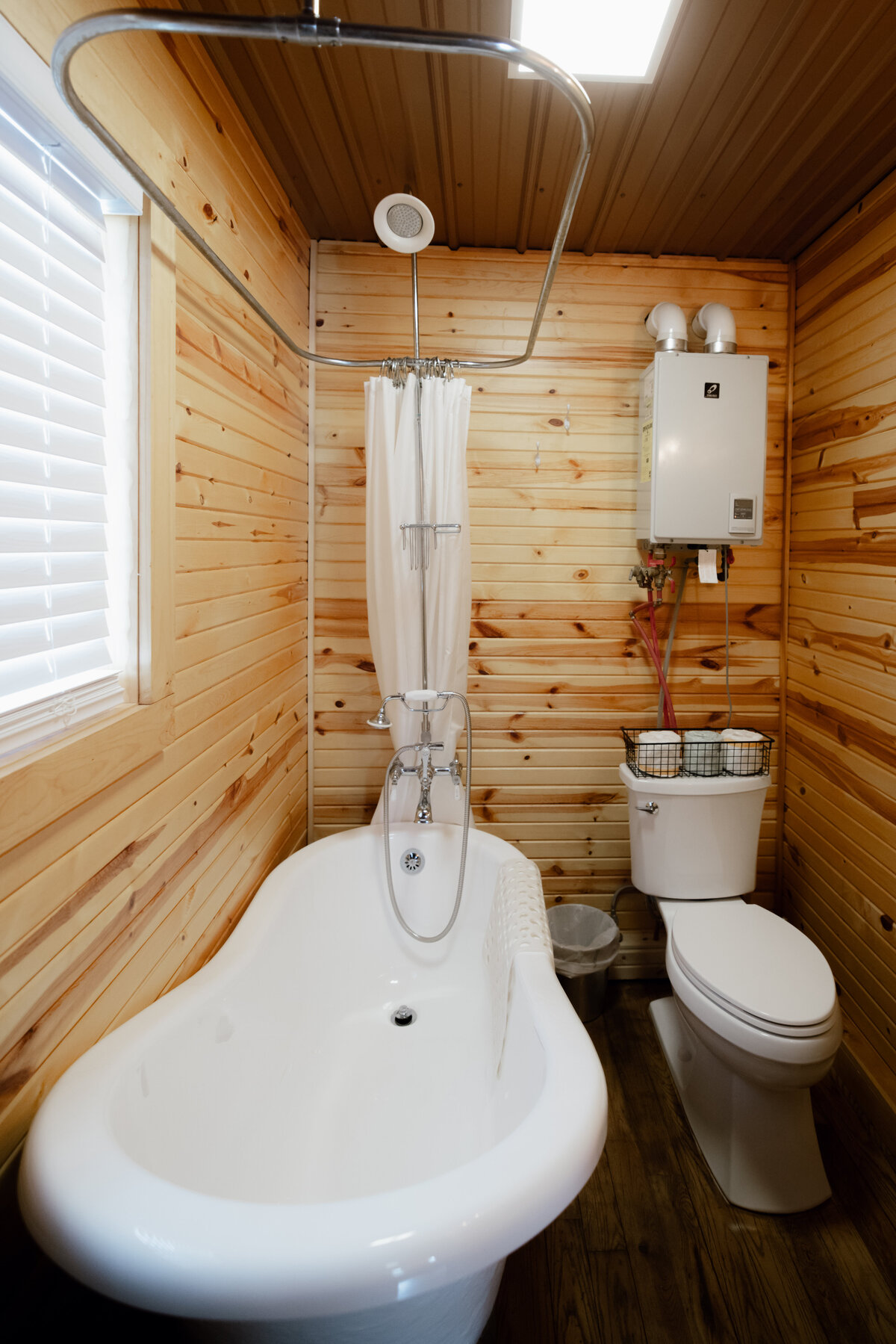 Bear-Ridge-Destination-cozy-cabin-rosie-photo-video-117