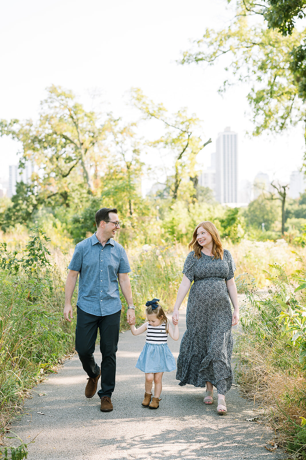 chicago family photographer lincoln park nature boardwalk heather hackney photography