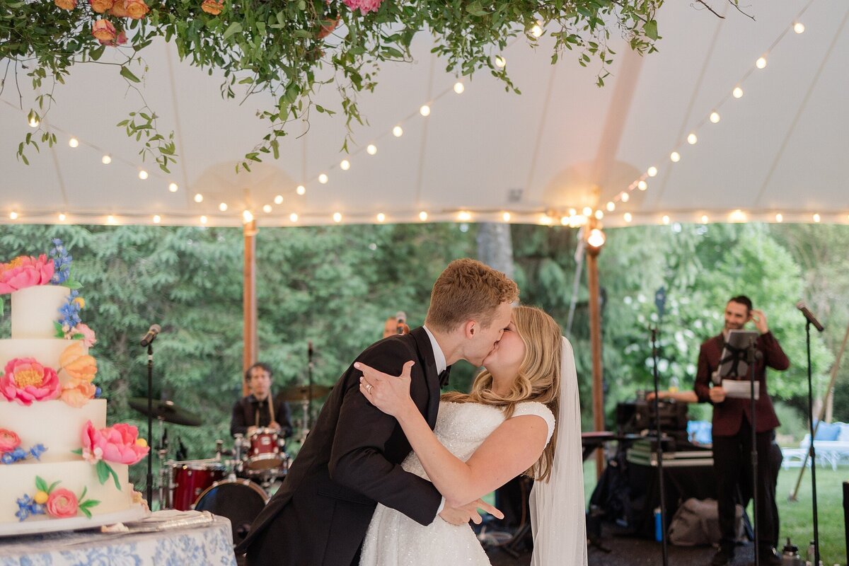 connecticut-backyard-tented-wedding-photo_0056