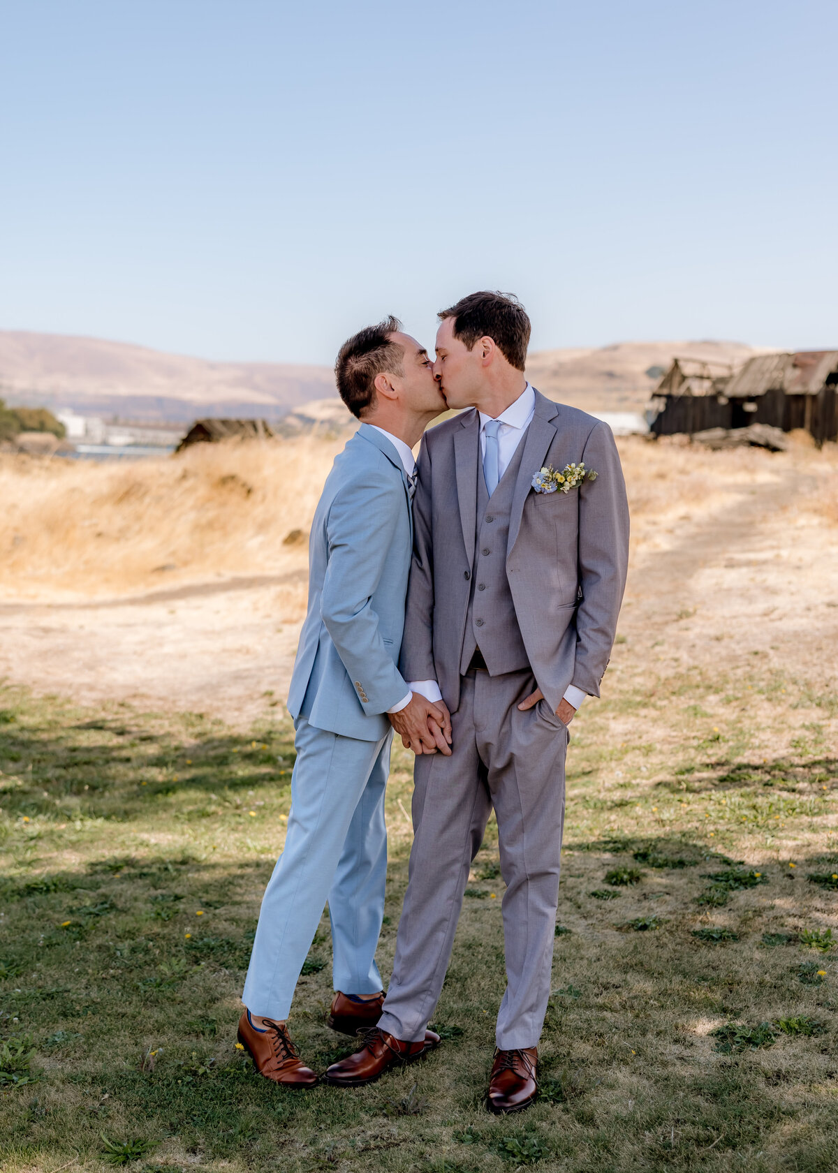Columbia-Gorge-Wedding-Photographer.jpg