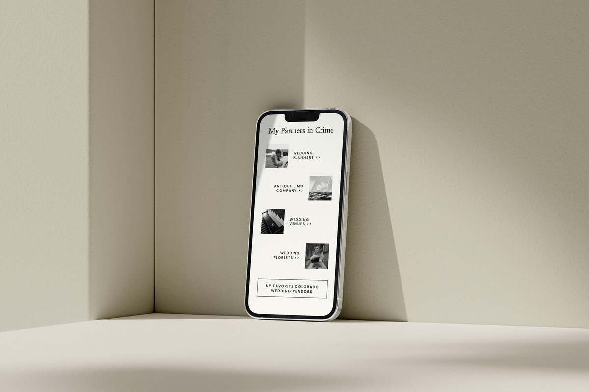 Free Showit Template Mockup iPhone