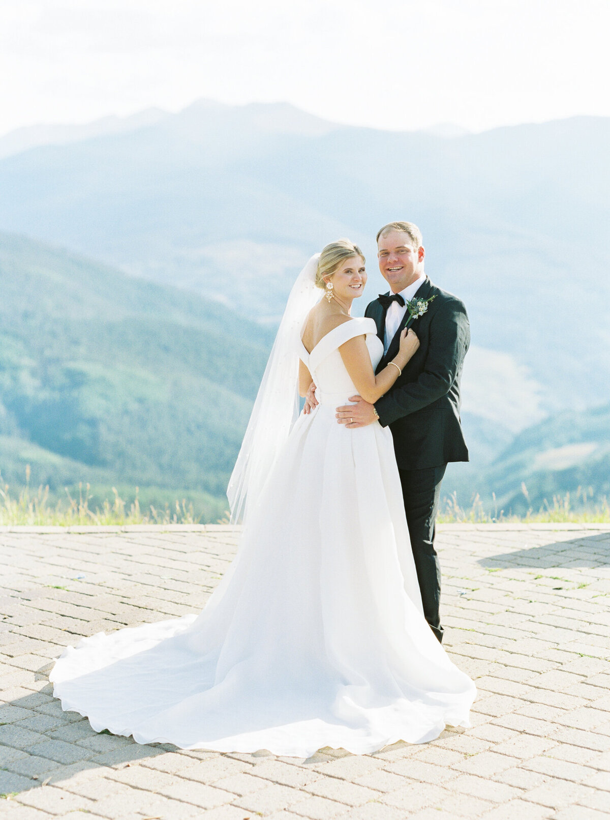 vail-mountain-wedding-deck-35